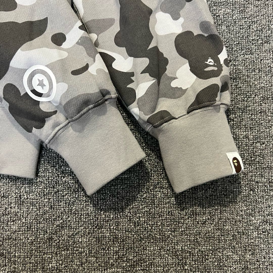 Bape Shark Hoodie（1H30-215-018）