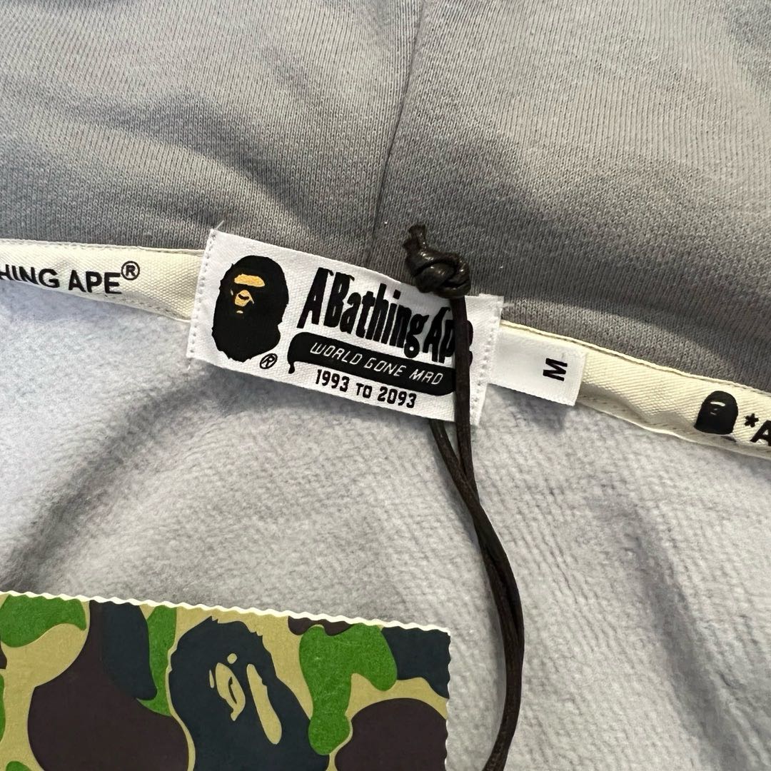 Bape Shark Hoodie（1H30-215-018）