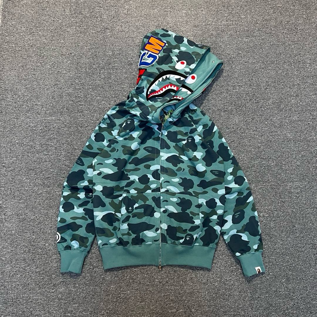 Bape Shark Hoodie（1H30-215-018）