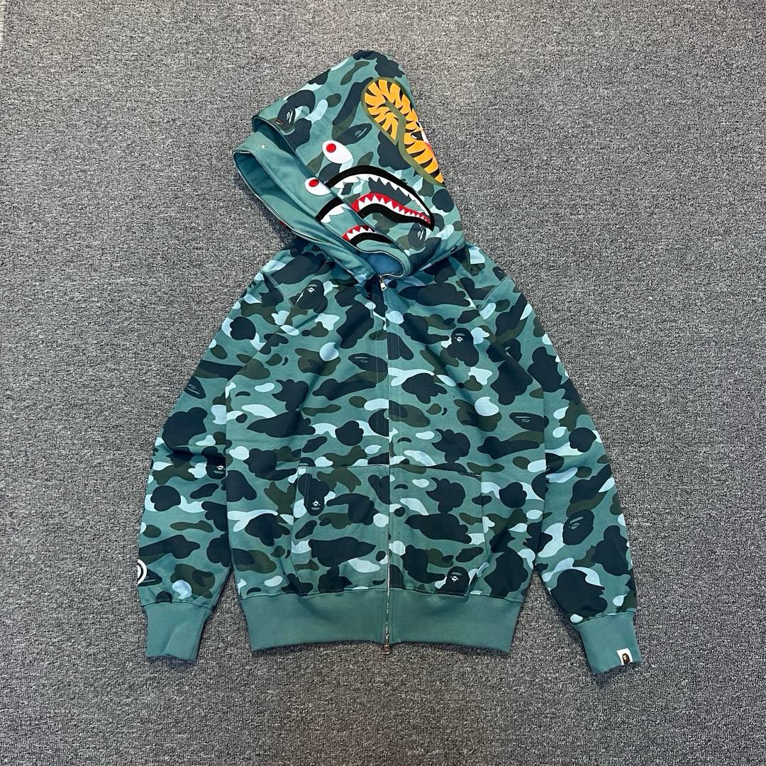 Bape Shark Hoodie（1H30-215-018）