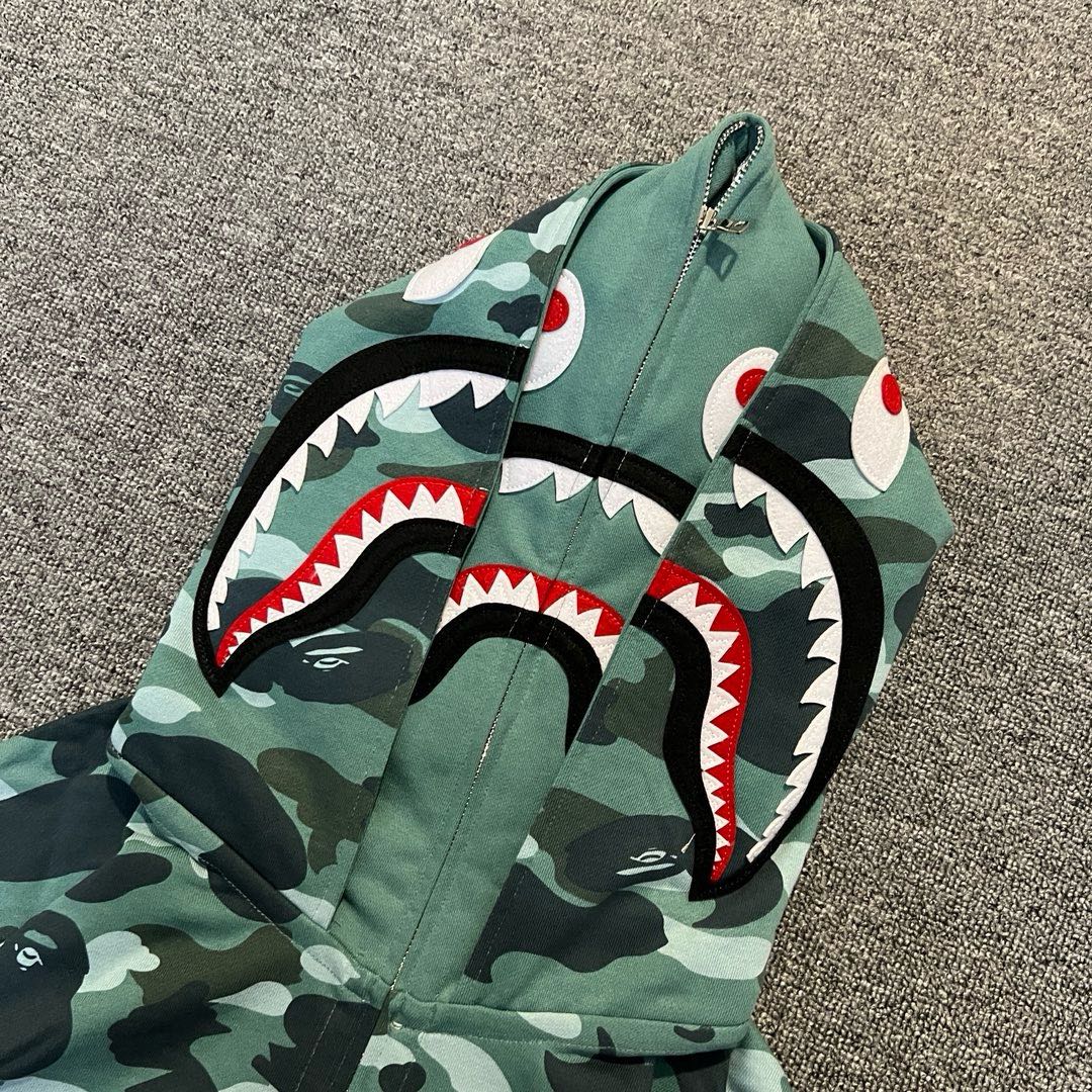 Bape Shark Hoodie（1H30-215-018）