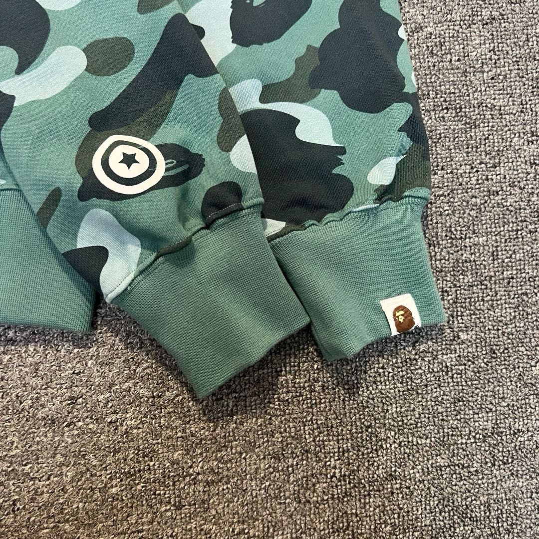 Bape Shark Hoodie（1H30-215-018）