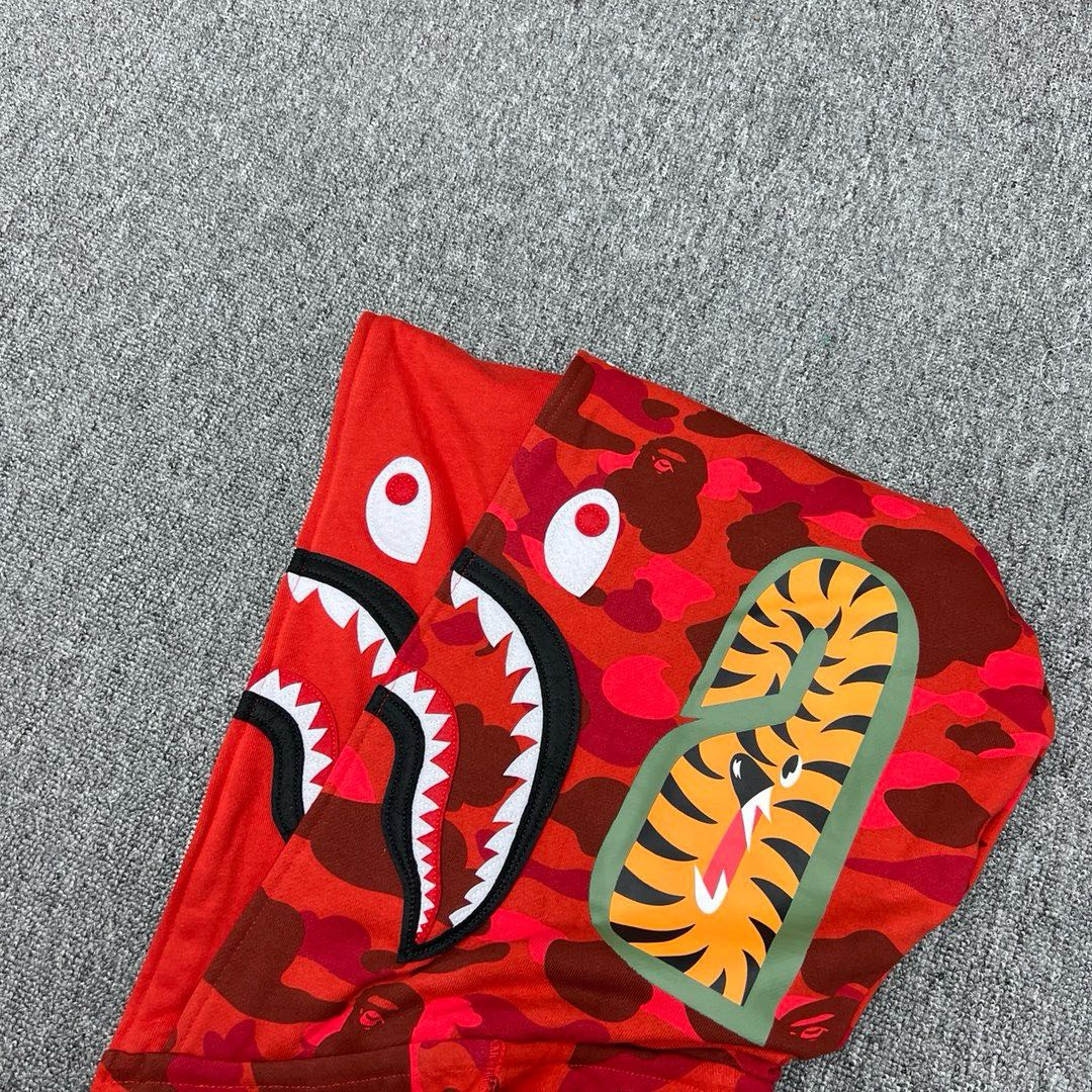 Bape Shark Hoodie（1H30-215-018）