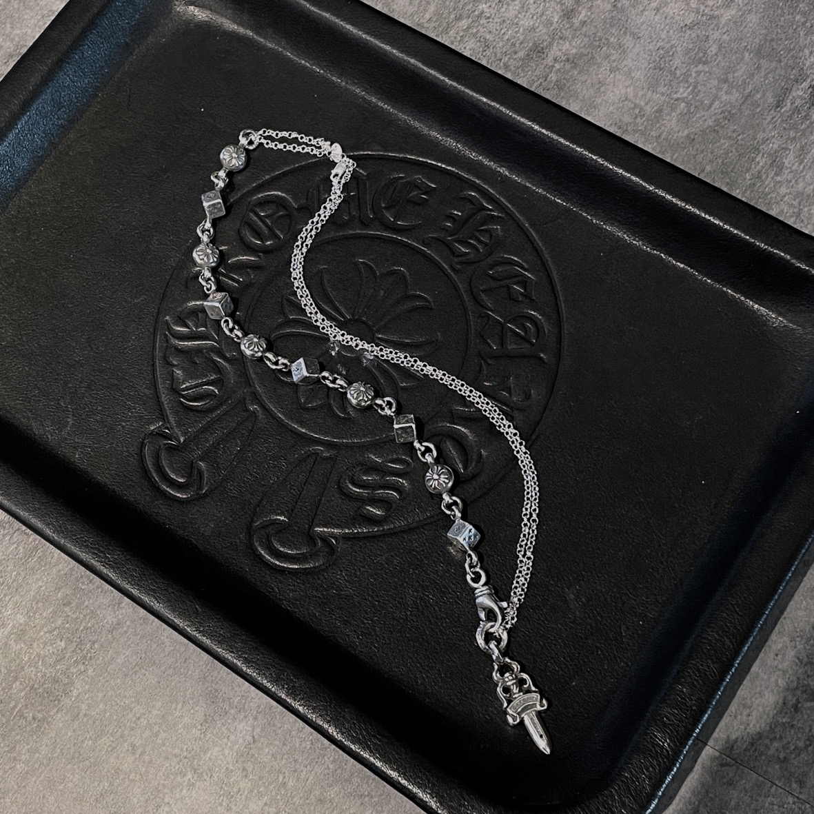 CHROME HEARTS Sword and Dice Element Necklace（CHROME HEARTS 250）