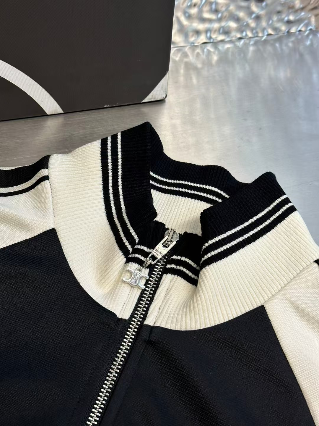 CELINE tracksuit jacket in double faced jersey（2Y14H121O-38EC）