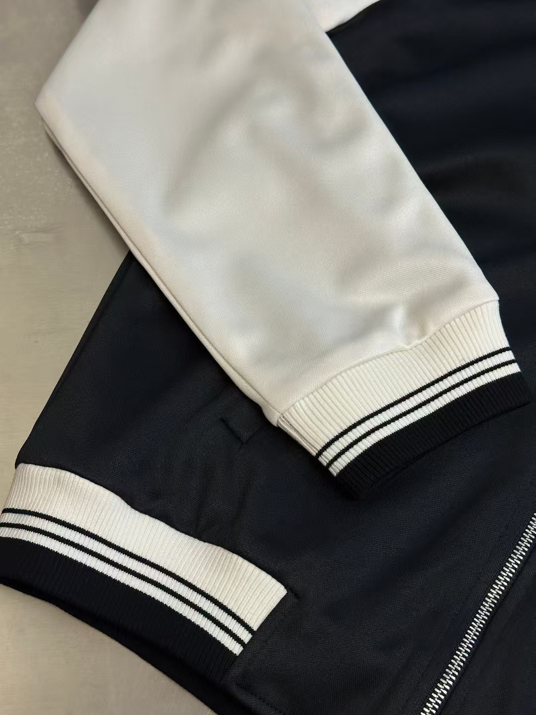 CELINE tracksuit jacket in double faced jersey（2Y14H121O-38EC）