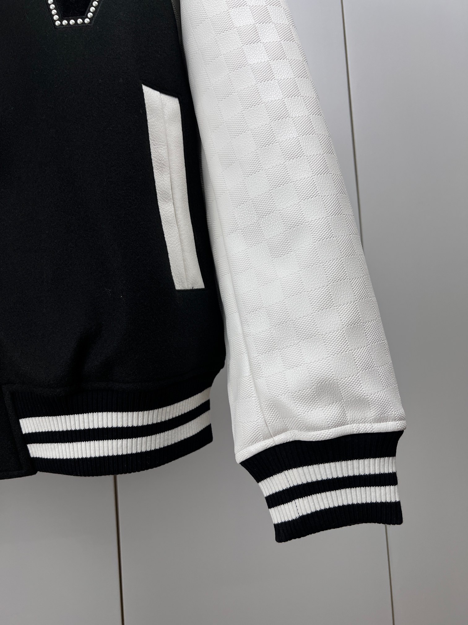 Louis Vuitton Signature Varsity Blouson（1AFINP）