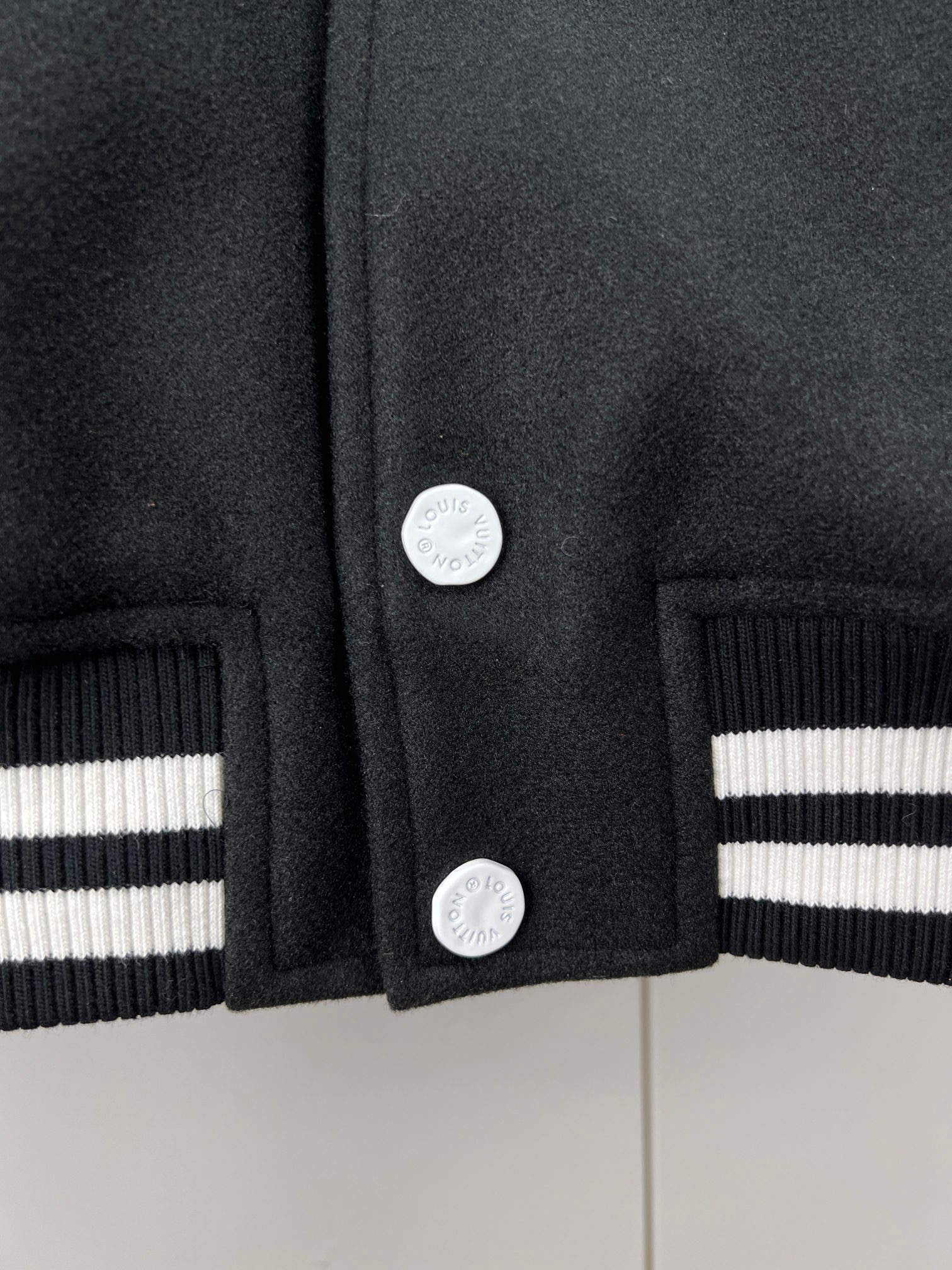 Louis Vuitton Signature Varsity Blouson（1AFINP）