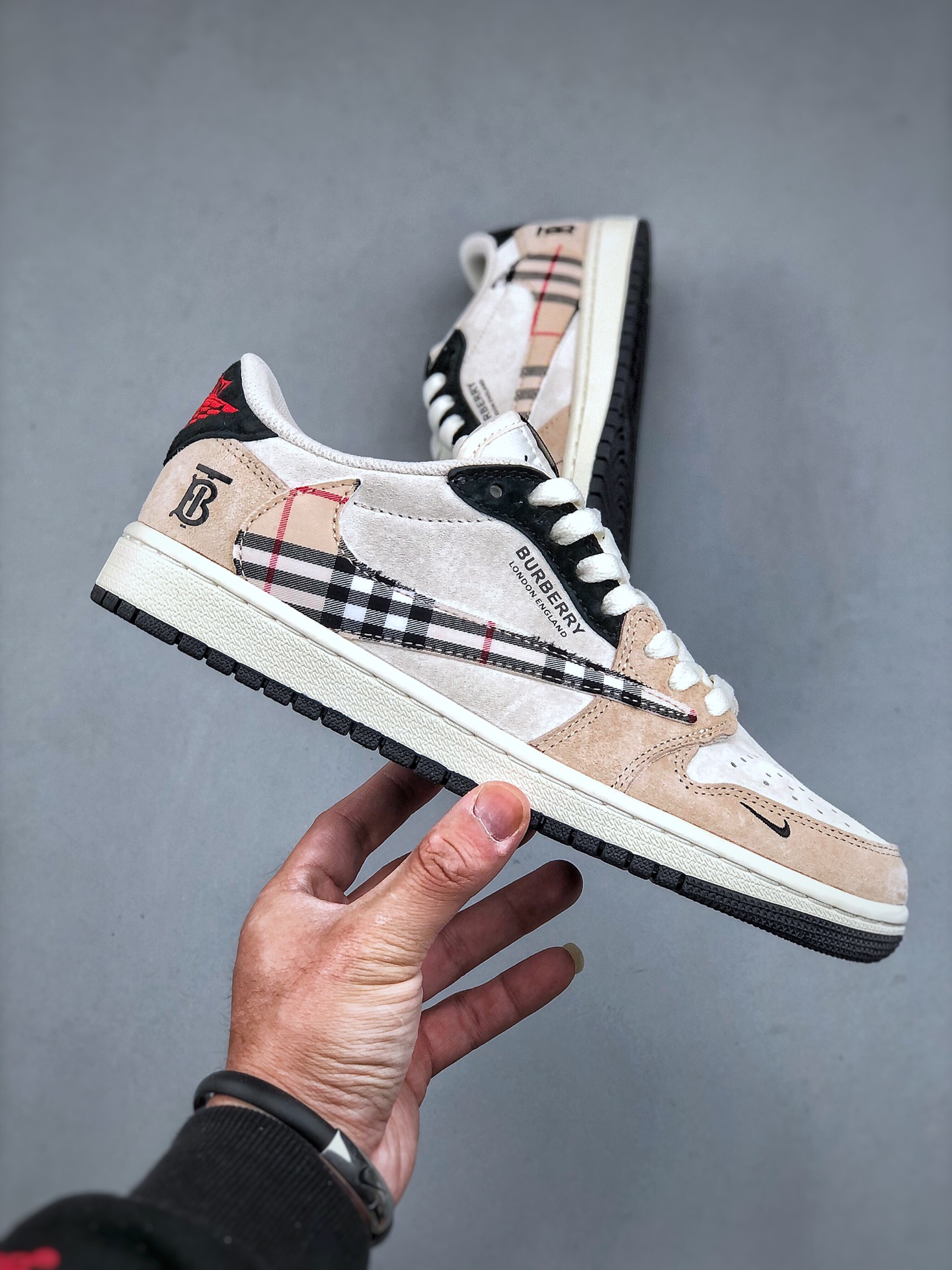 Travis Scott x Nike Air Jordan 1 Low x BURBERRY Air Jordan 1 Low（DM7866-049）