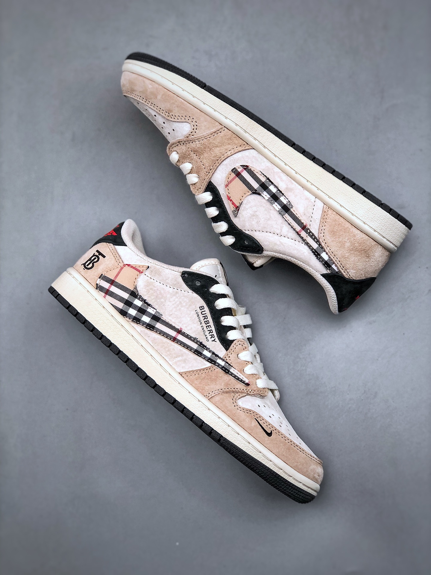 Travis Scott x Nike Air Jordan 1 Low x BURBERRY Air Jordan 1 Low（DM7866-049）