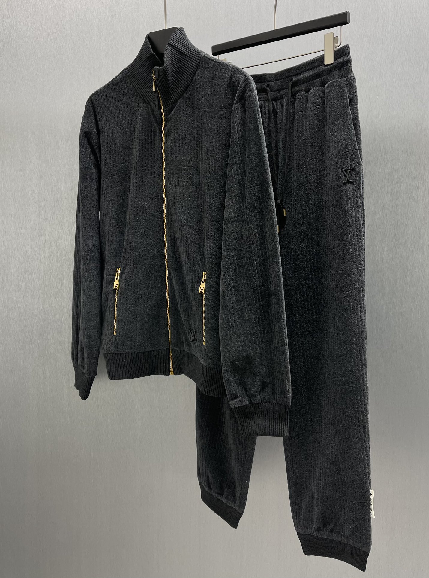 Louis Vuitton X Park Seo-Bo Cotton Velvet Tracktop（1AFYED)