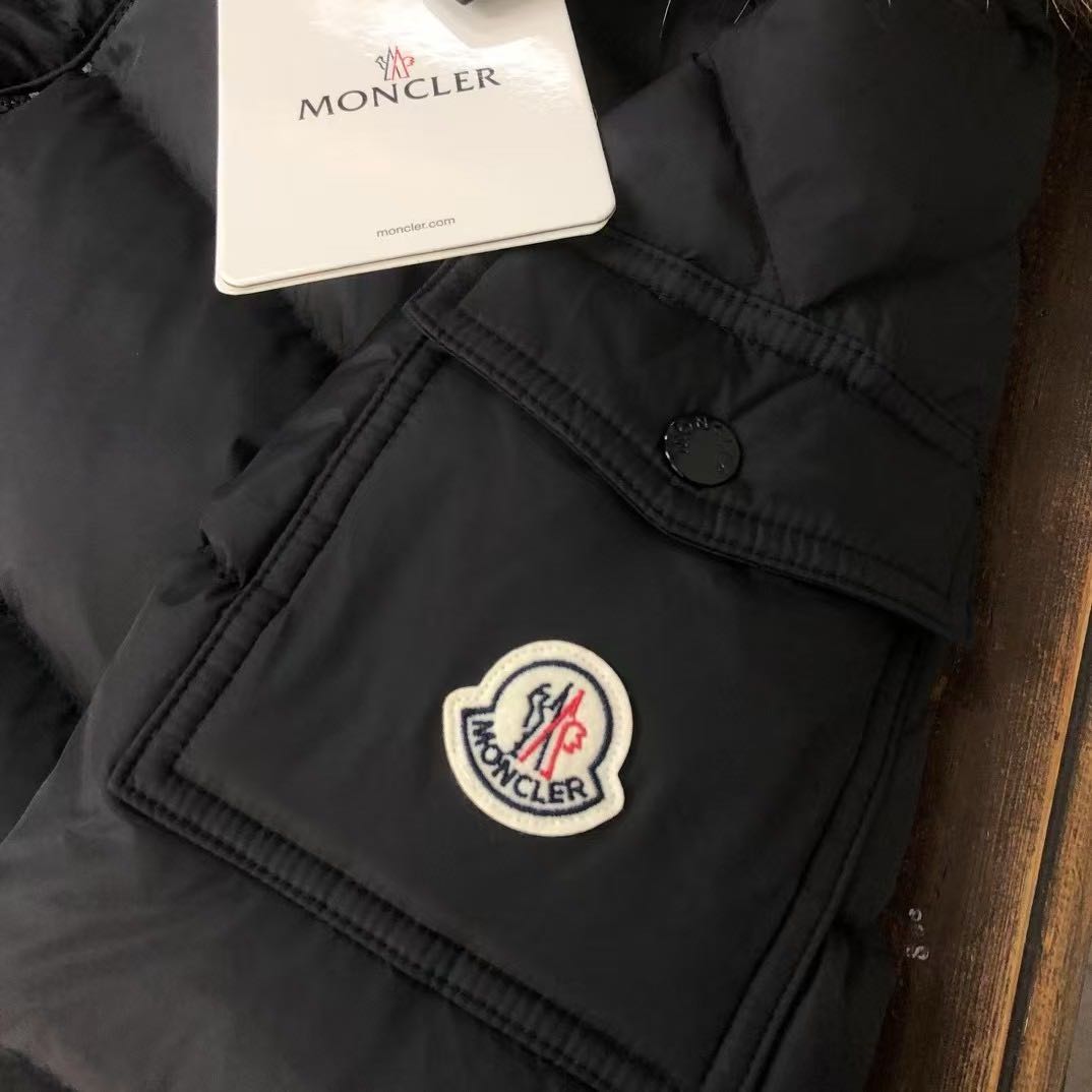 MONCLER MAYAF short down jacket（H20911A002705968E999）