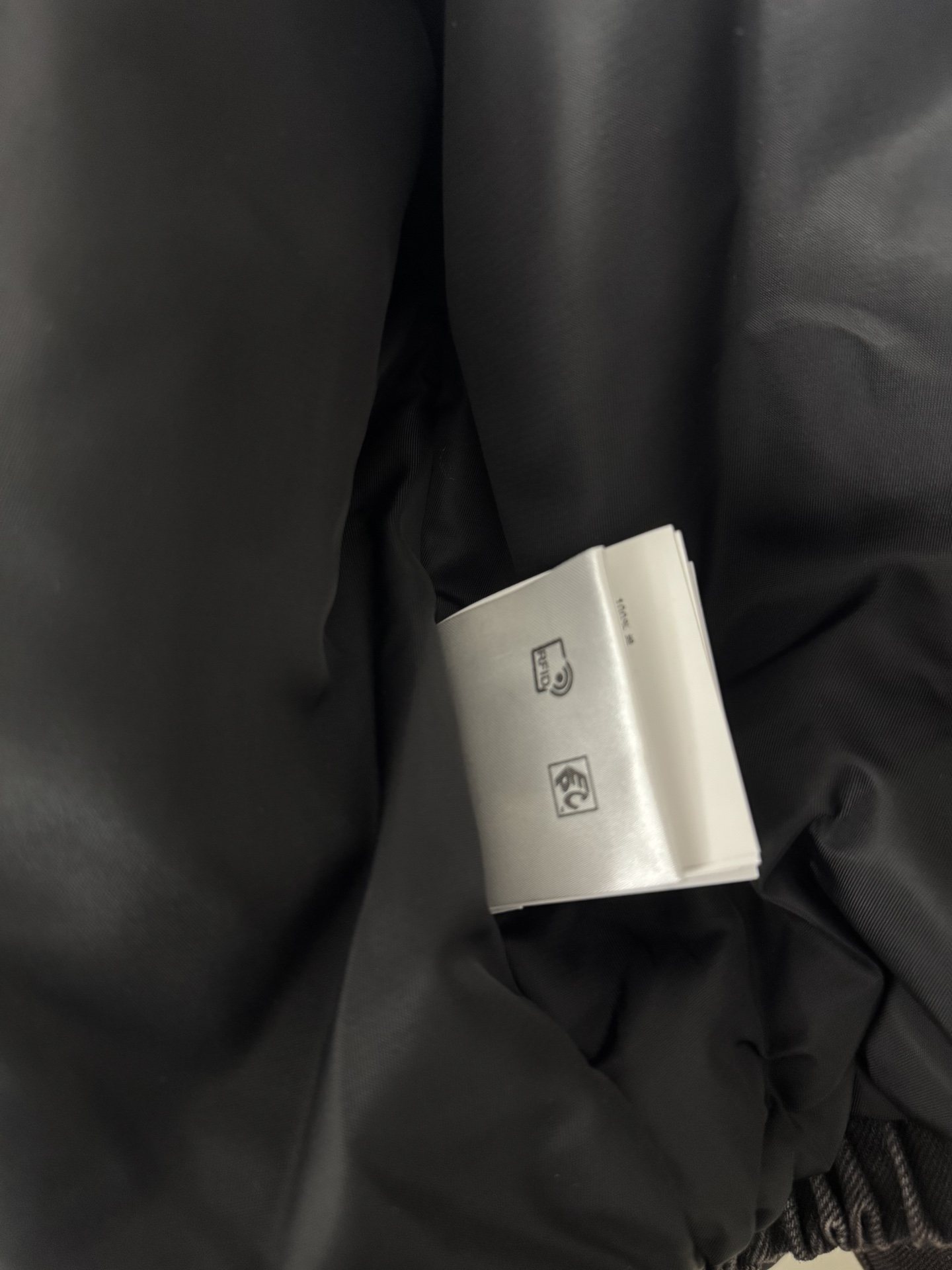 PRADA Padded Denim Bomber Jacket (GEB268-142D-F0631-S-OOO）