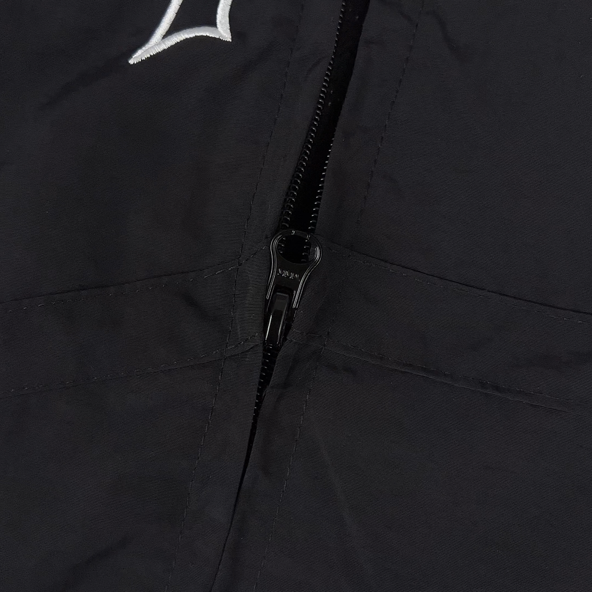 Supreme Old English Track Jacket "Black"（SUP-SS25-085）