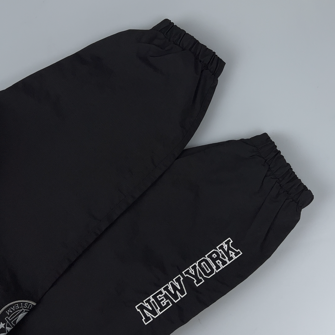 Supreme Old English Track Jacket "Black"（SUP-SS25-085）