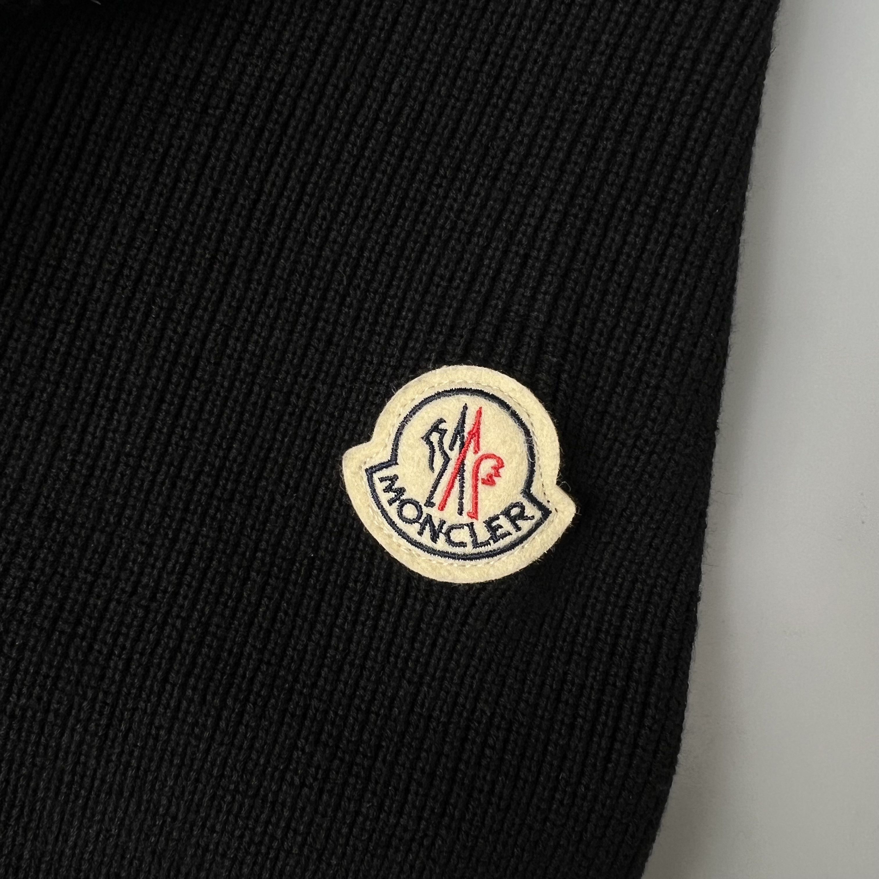 MONCLER Men's Logo Patch Knit Hooded Padding-NFCバージョン（G20919B50800A9340777）