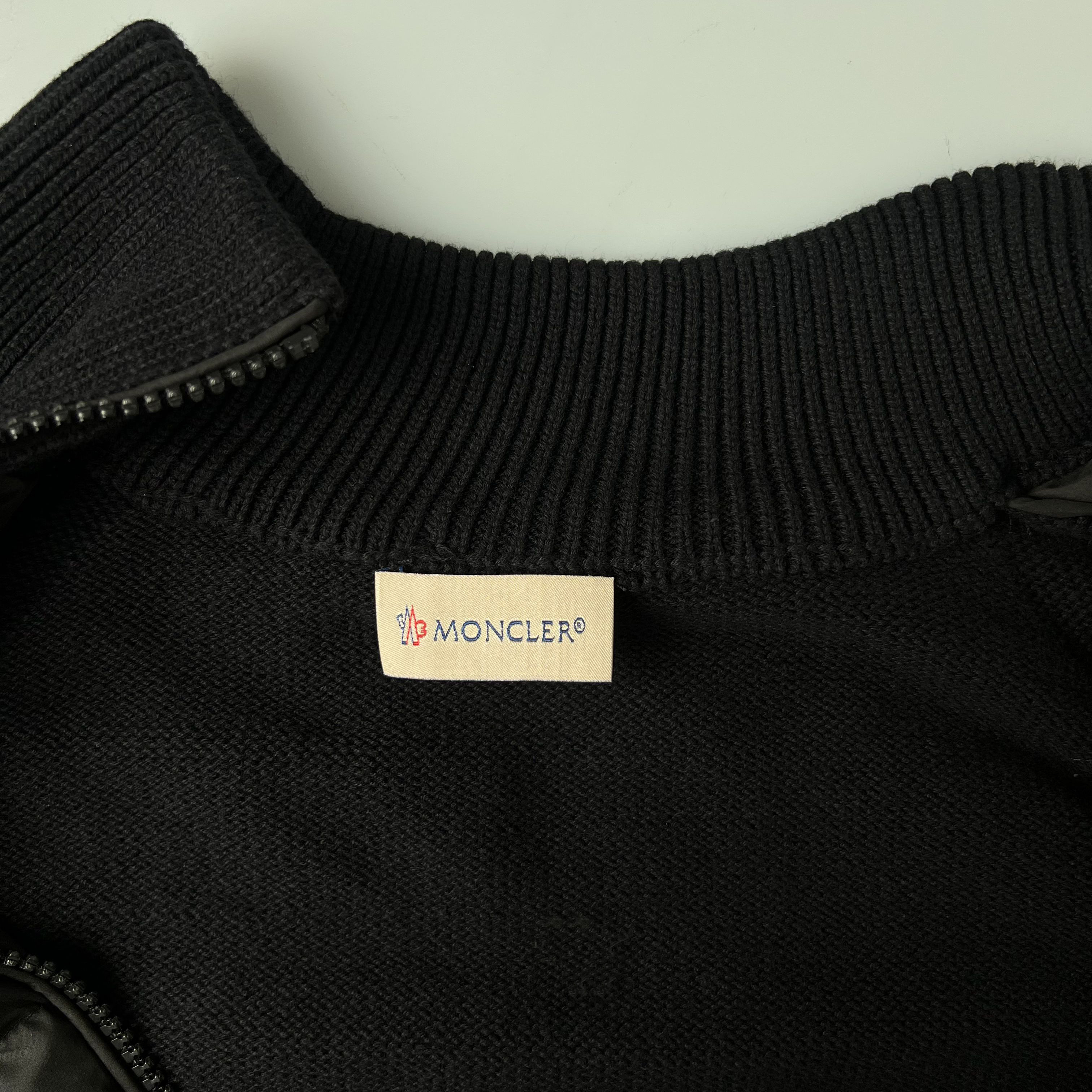 MONCLER Knitted Down Jacket Men's Cardigan Down Jacket -NFC機能なし（J10919B00020M1115999）