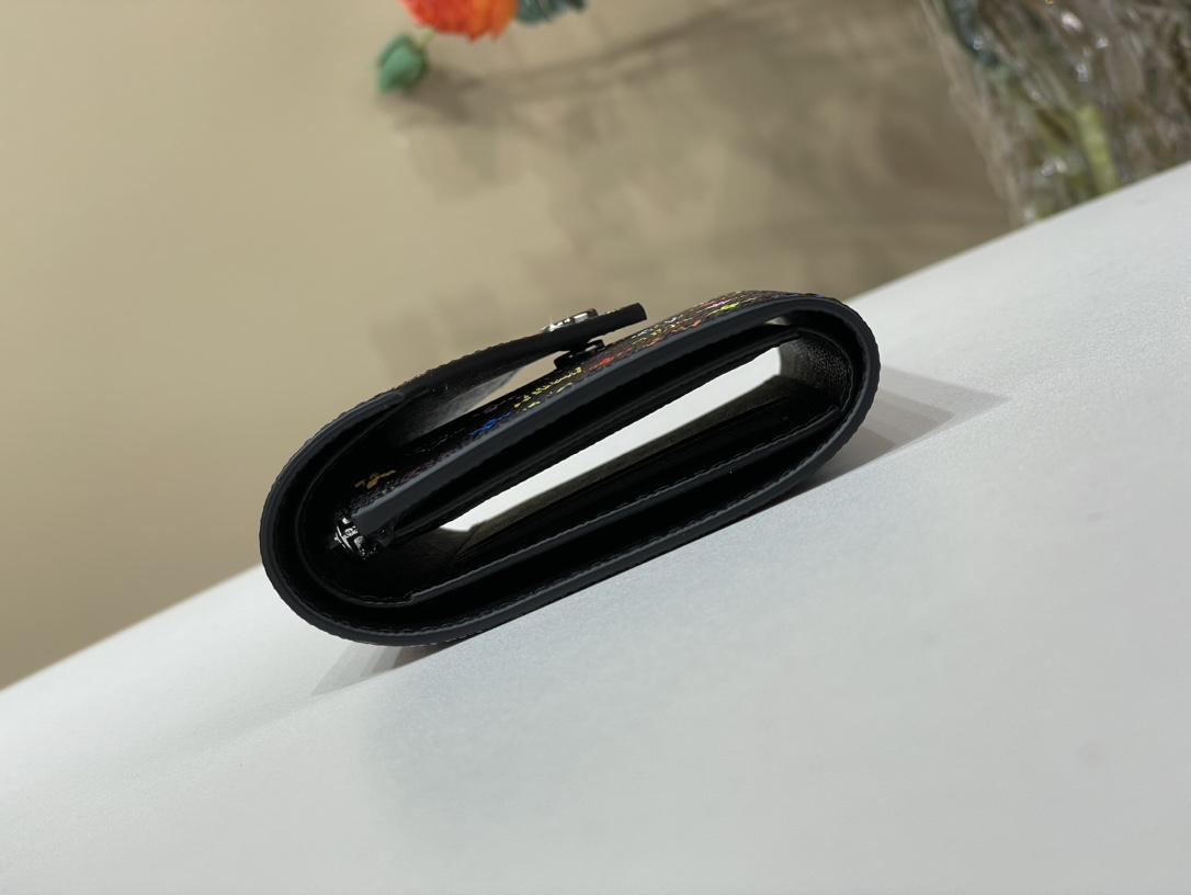 Louis Vuitton x Takashi Murakami Victorine Wallet Monogram "Multicolor"（M14163）