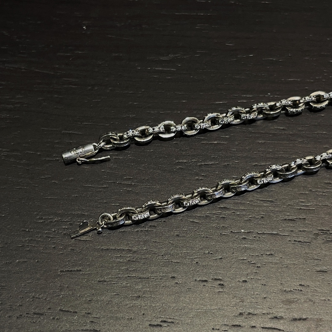 𝐂𝐡𝐫𝐨𝐦𝐞 𝐡𝐞𝐚𝐫𝐭𝐬 stone inlaid letter necklace（CHROME HEARTS 316）