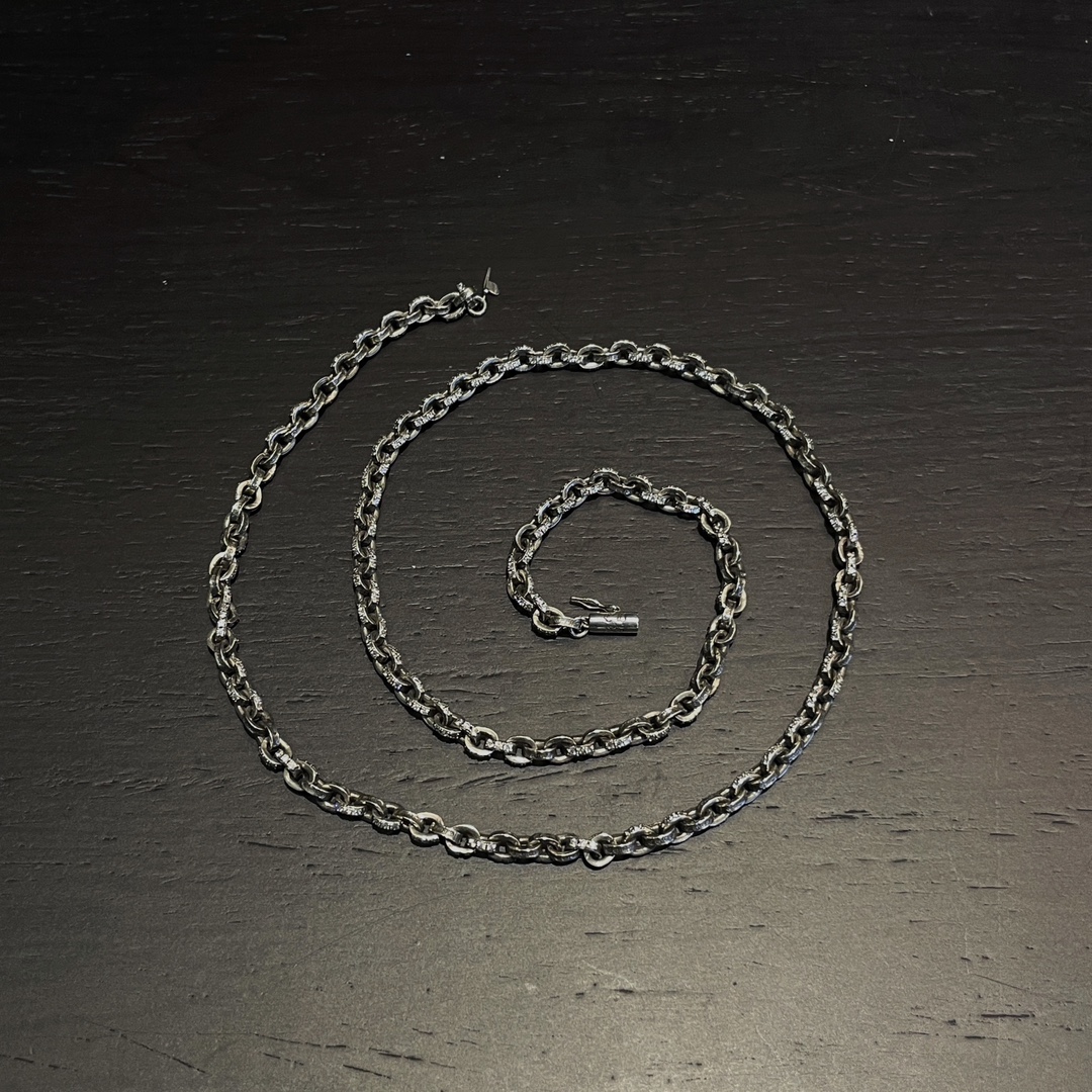 𝐂𝐡𝐫𝐨𝐦𝐞 𝐡𝐞𝐚𝐫𝐭𝐬 stone inlaid letter necklace（CHROME HEARTS 316）