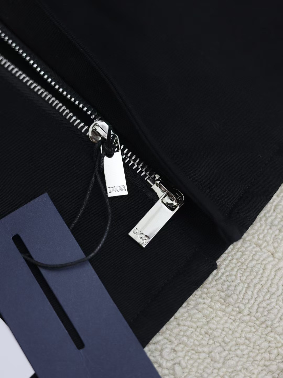 DIOR CD Icon embroidered shirt in cotton gabardine（513C542A6472_C989）