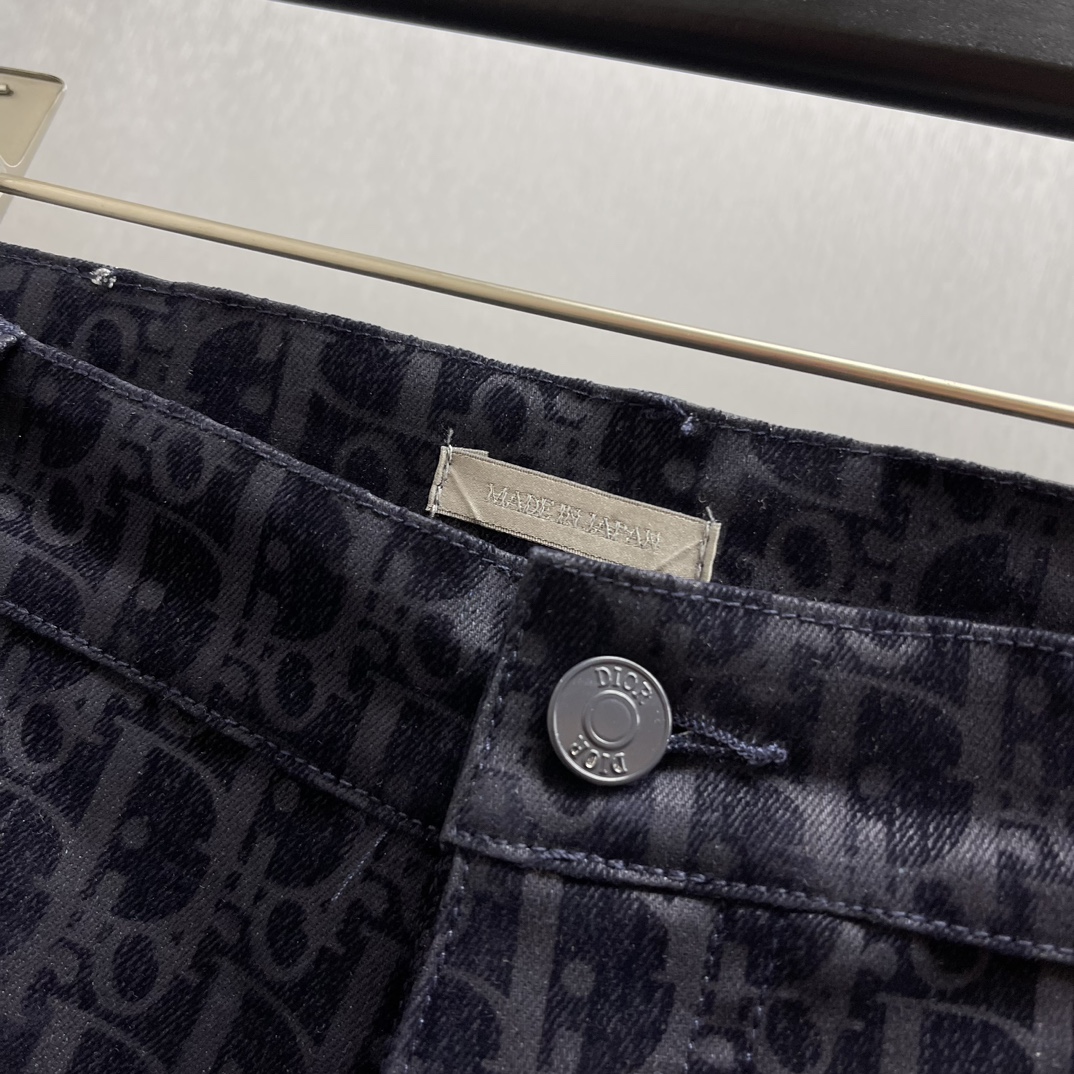 DIOR And Kaws logo print jeans（513D021B321X-C584）