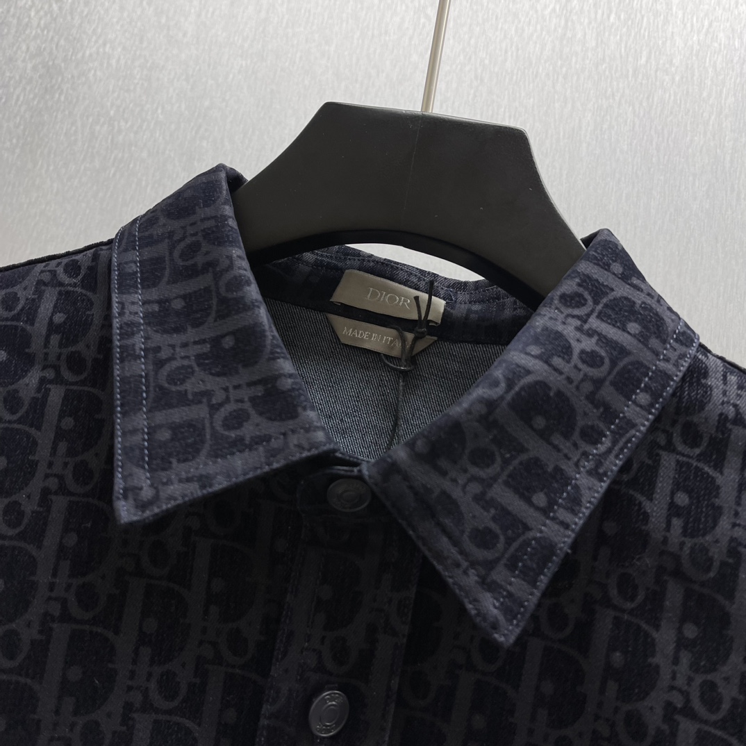 DIOR AND KAWS overshirt（513D595A321X-C584）