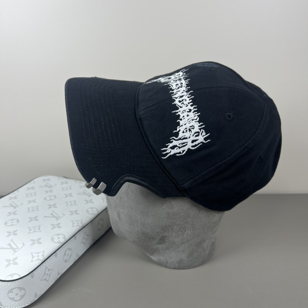 Balenciaga baseball cap（771963410B21702）