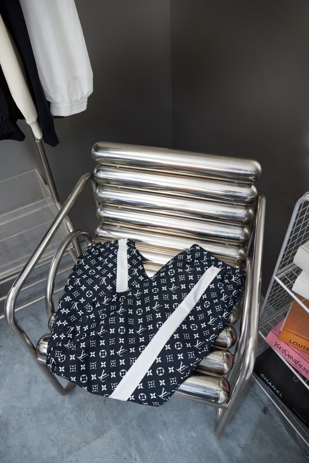 Louis Vuitton  Monogram print technical track pants（1AFWQD）