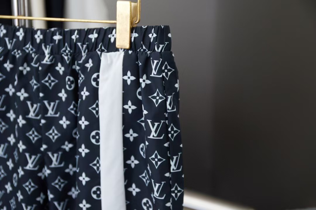 Louis Vuitton  Monogram print technical track pants（1AFWQD）