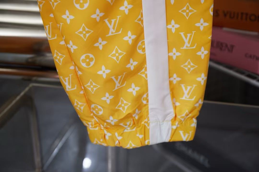 Louis Vuitton  Monogram print technical track pants（1AFWQD）