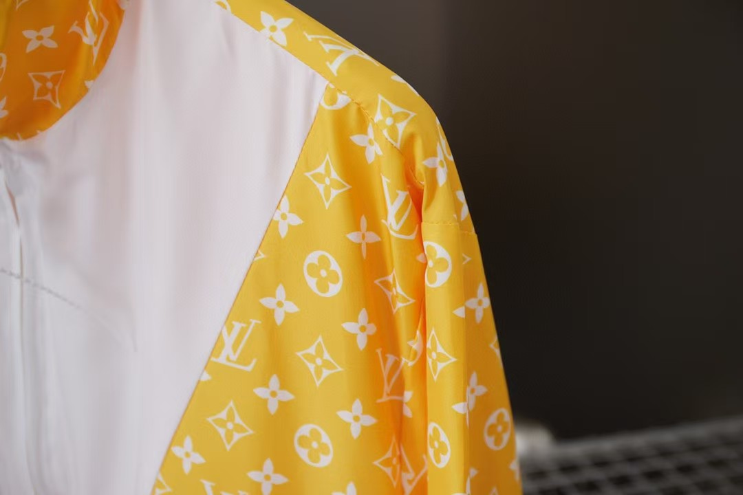 Louis Vuitton Monogram print technical fabric sports top（1AFWJL）