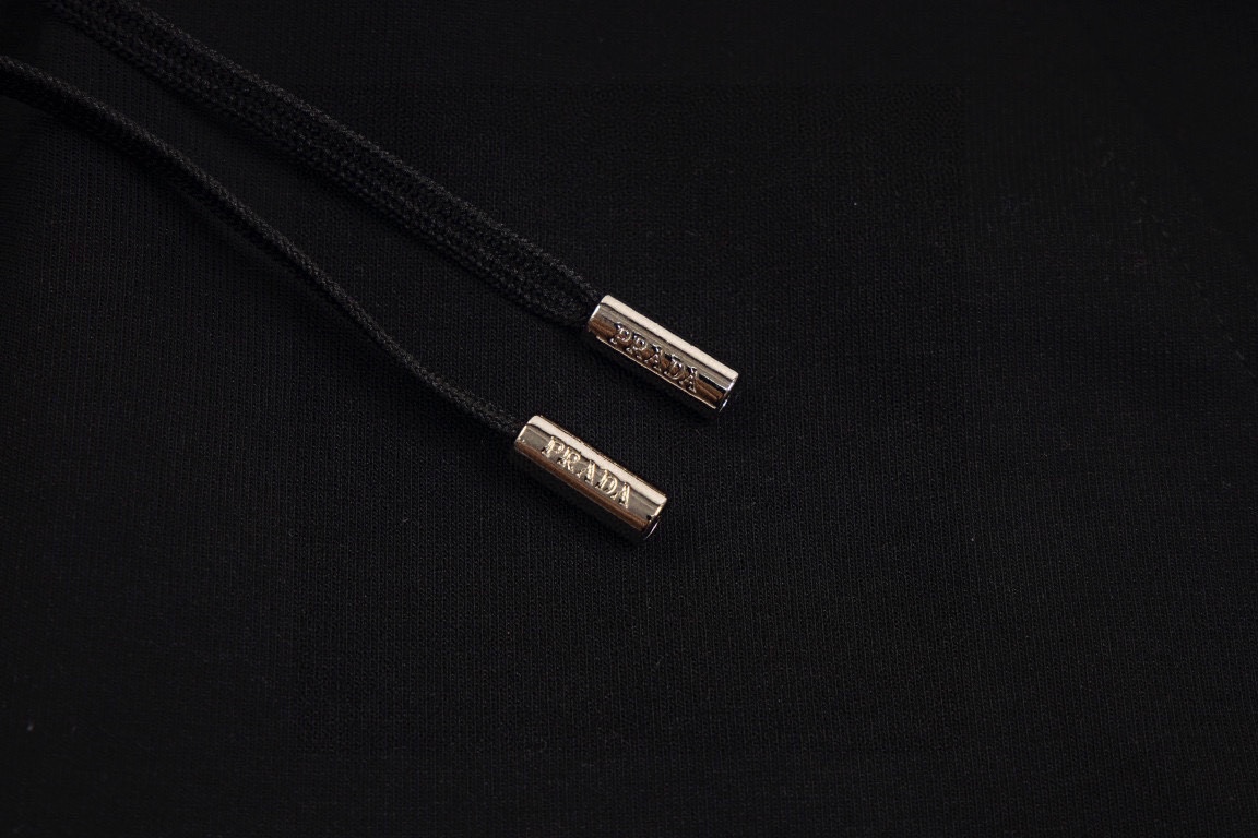 PRADA Triangle-Logo Straight Leg Shorts（UJP229-11JE-F0806-S-OOO）