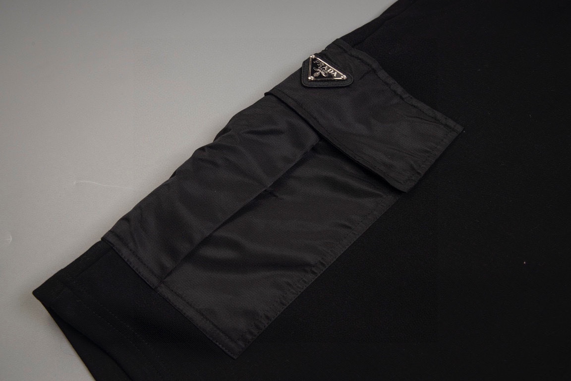 PRADA Triangle-Logo Straight Leg Shorts（UJP229-11JE-F0806-S-OOO）