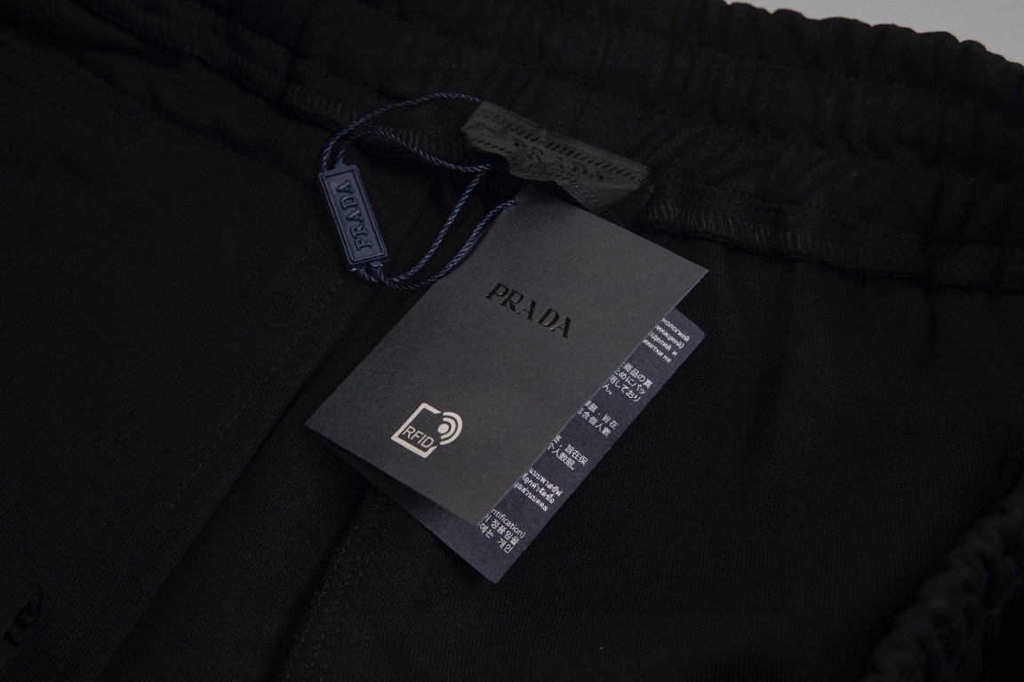 PRADA Triangle-Logo Straight Leg Shorts（UJP229-11JE-F0806-S-OOO）