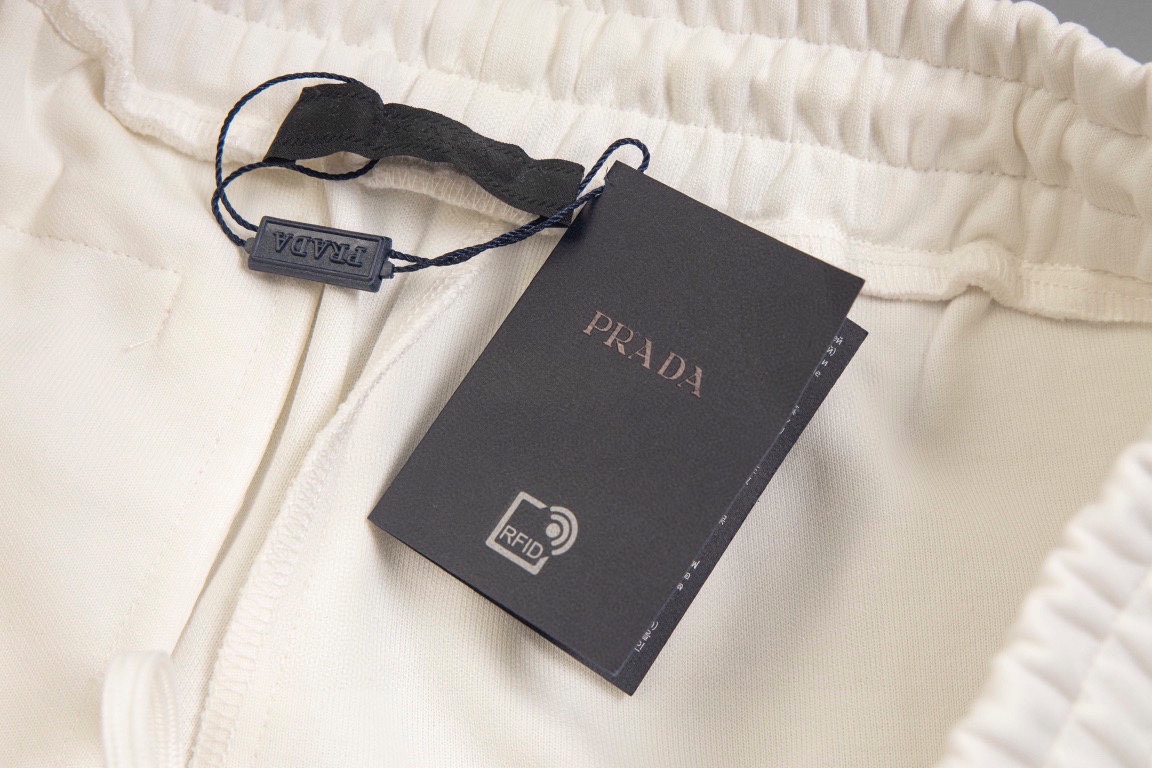 PRADA Triangle-Logo Straight Leg Shorts（UJP229-11JE-F0806-S-OOO）