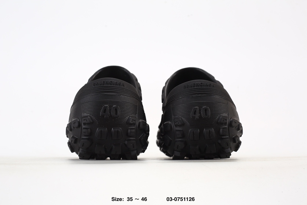 BALENCIAGA DEFENDER CLOG（735252W3CV21000）