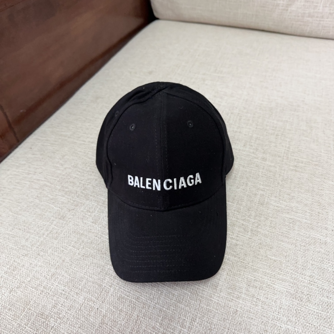 Balenciaga baseball cap（529192310B29060）