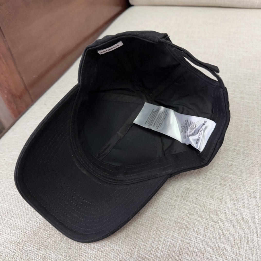 Balenciaga baseball cap（529192310B29060）