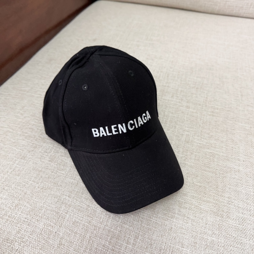 Balenciaga baseball cap（529192310B29060）