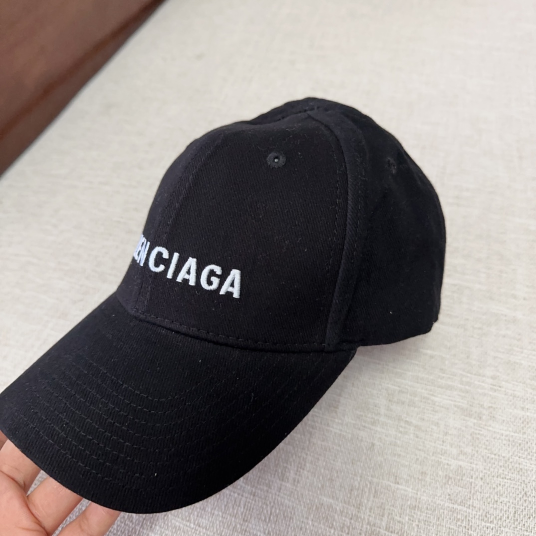 Balenciaga baseball cap（529192310B29060）