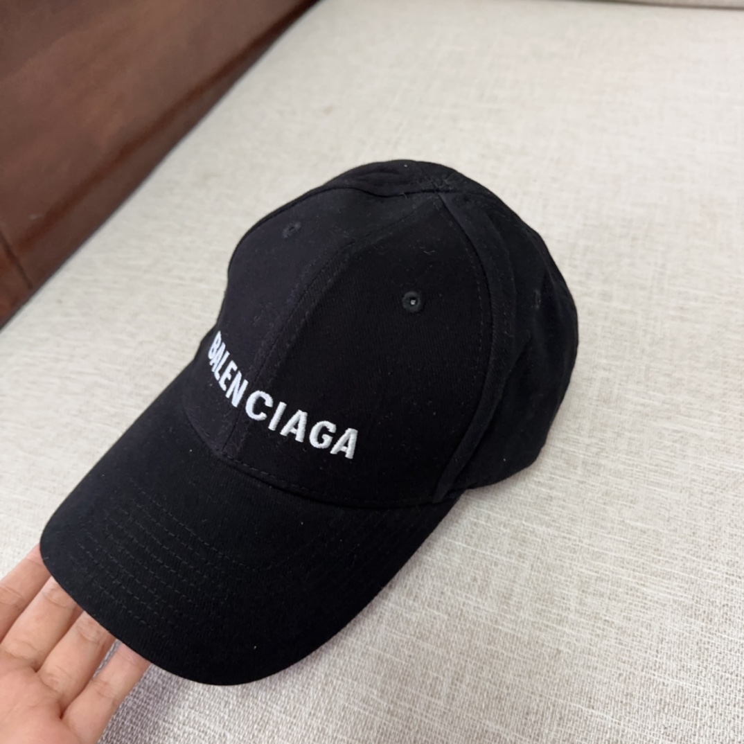 Balenciaga baseball cap（529192310B29060）