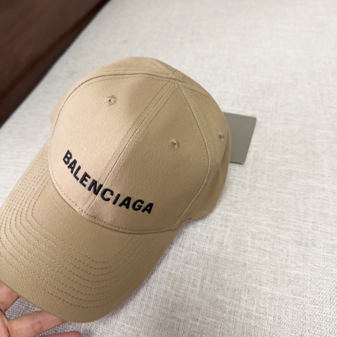 Balenciaga baseball cap（529192310B29060）