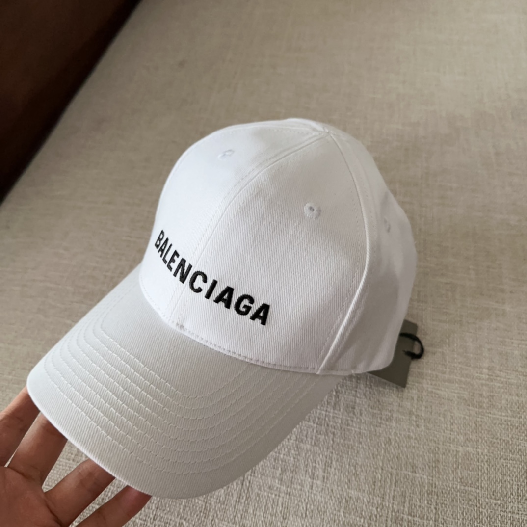 Balenciaga baseball cap（529192310B29060）