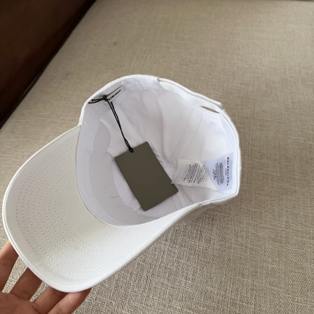 Balenciaga baseball cap（529192310B29060）
