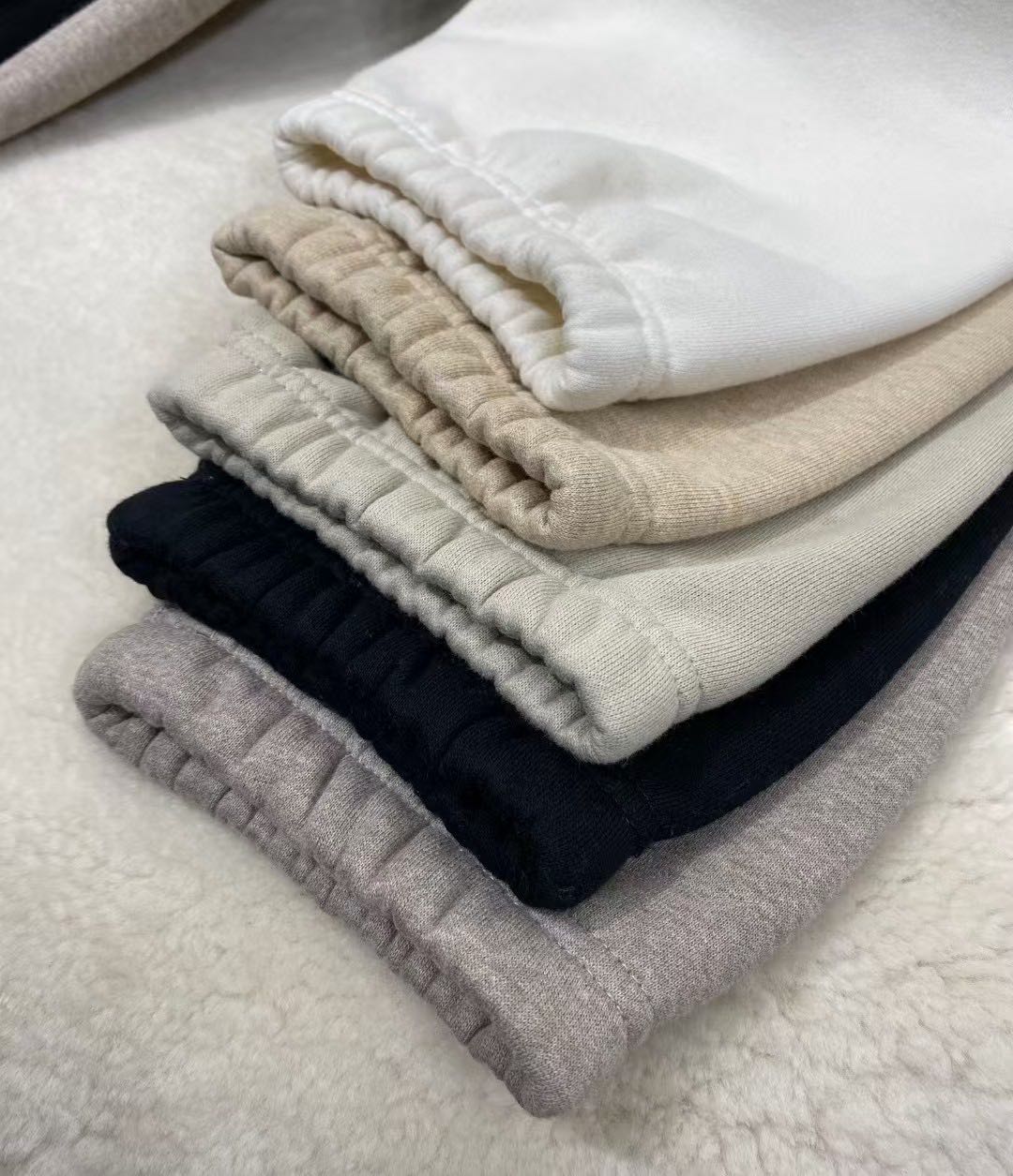 Fear of God Essentials Sweatpants（130SP232025F）