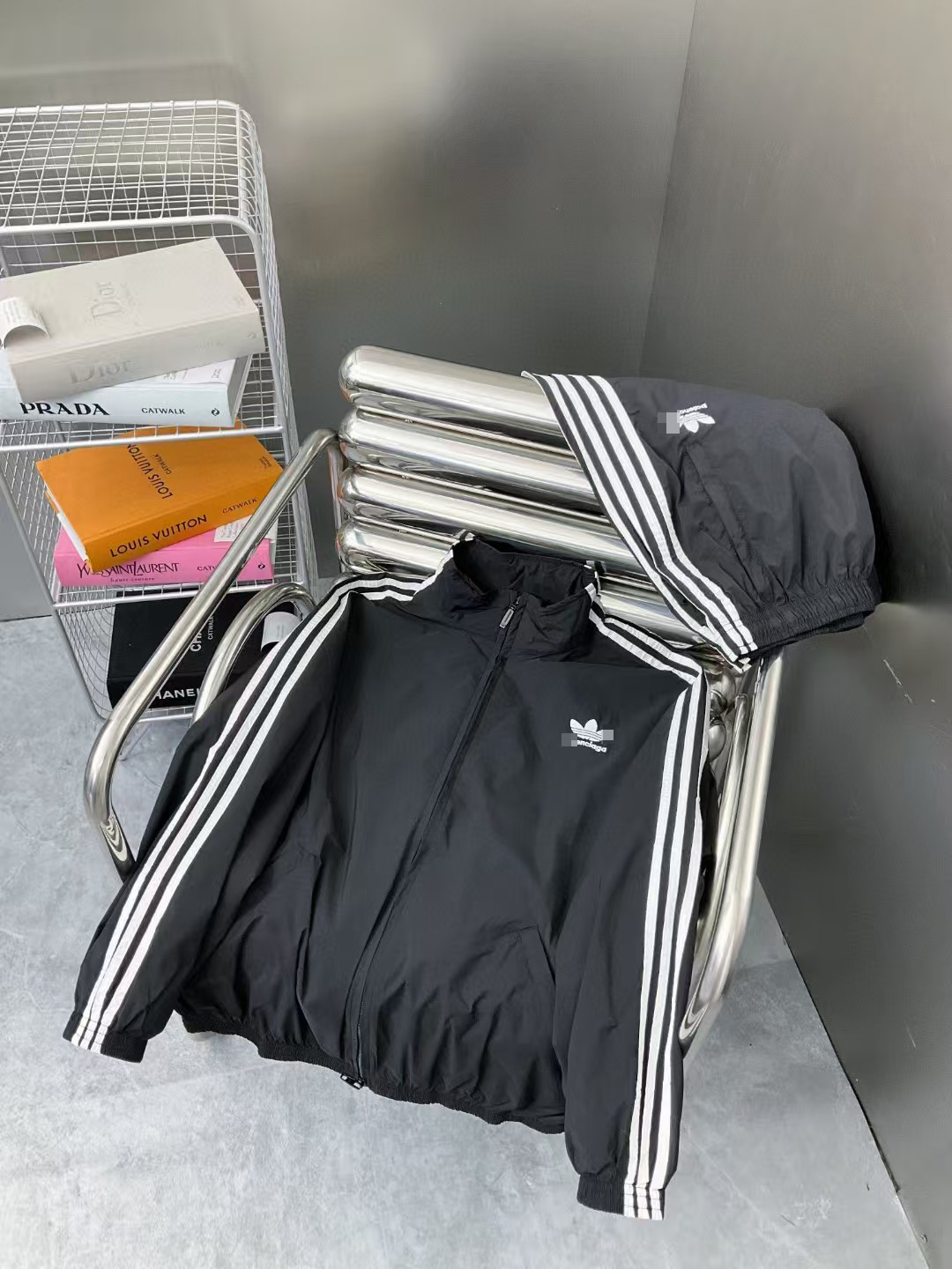 B（）alenciaga  Men Tracksuit Jacket（712280TNQ221000）
