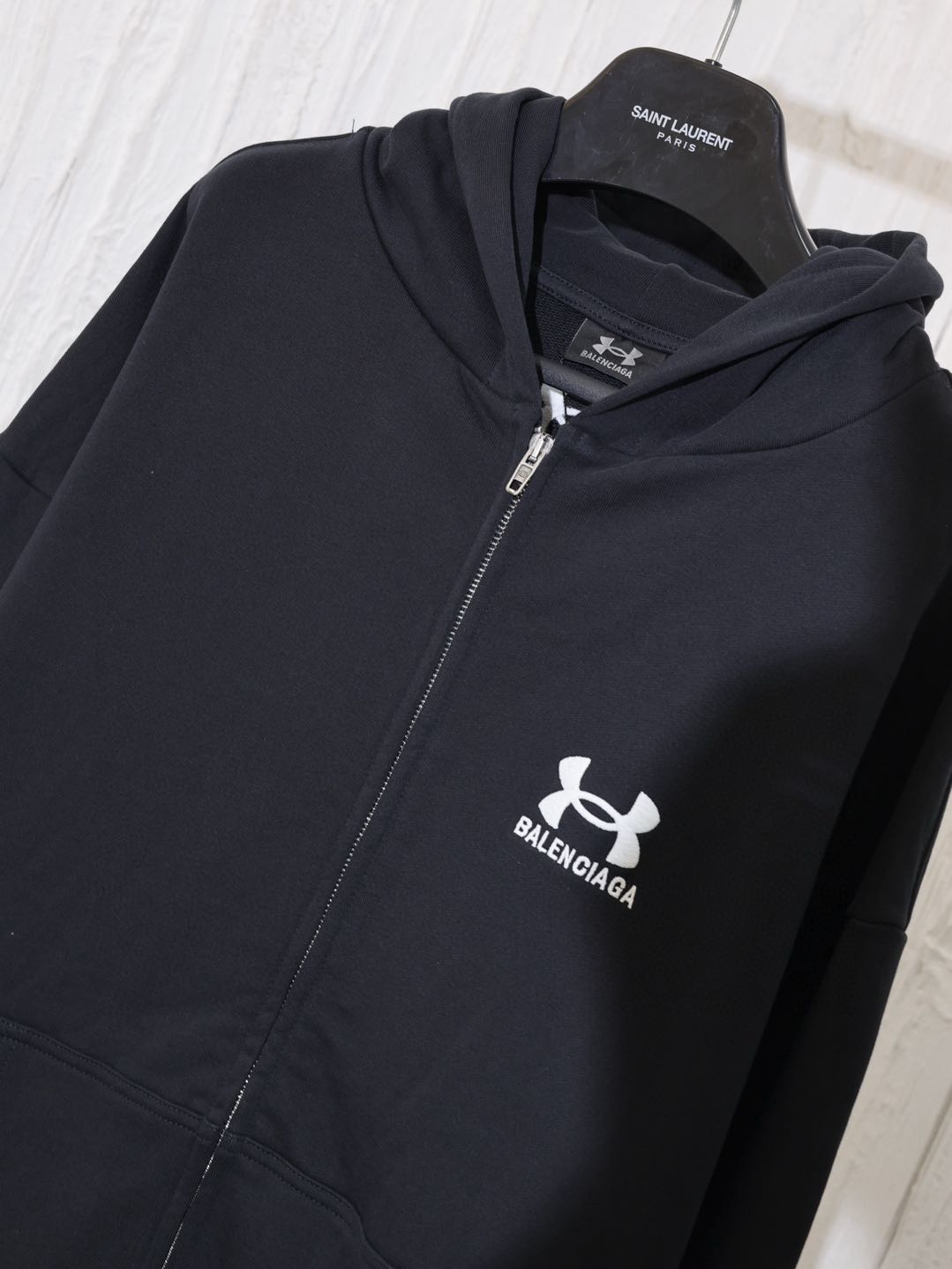 Balenciaga x Under Armour Zip-Up Hoodie 'Black White'（803264TRVB89034）