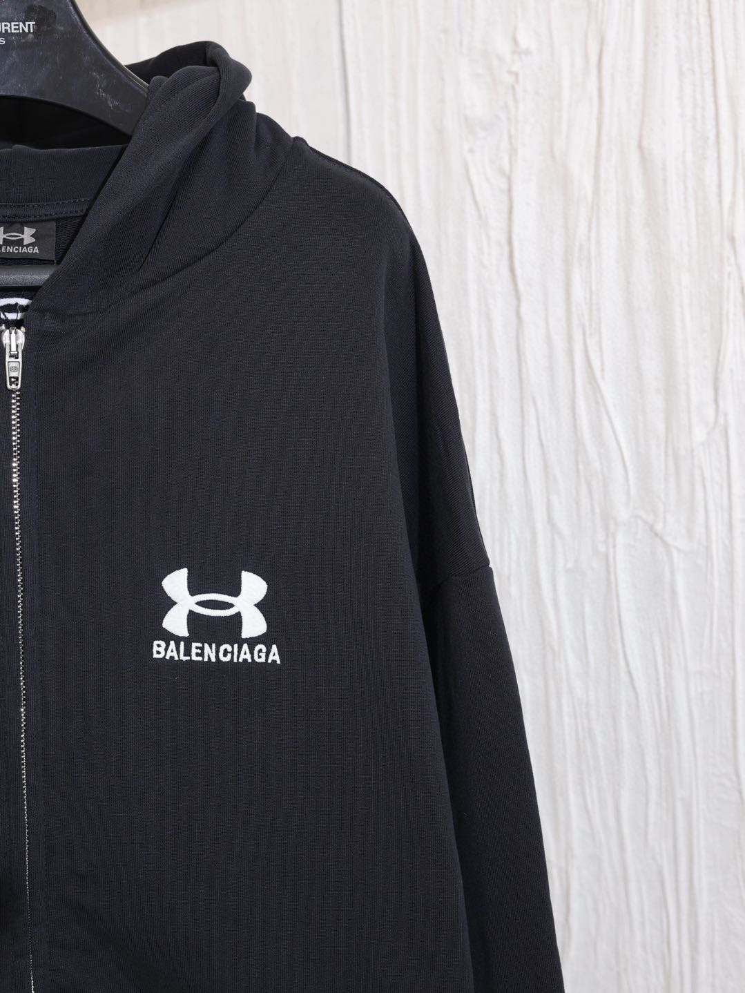 Balenciaga x Under Armour Zip-Up Hoodie 'Black White'（803264TRVB89034）