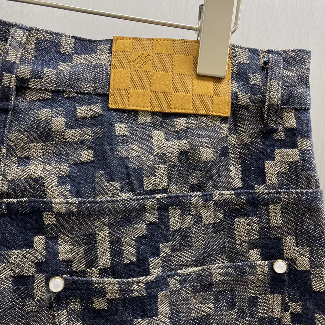 Louis Vuitton denim skate pants（1AHDEV）